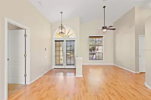 738 N Lake Blvd, Tarpon Springs, FL 34689 - Photo 4