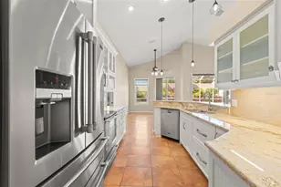 738 N Lake Blvd, Tarpon Springs, FL 34689 - Photo 12