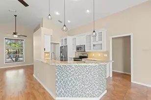 738 N Lake Blvd, Tarpon Springs, FL 34689 - Photo 10