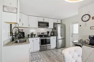 8055 Country Club Dr, Brooksville, FL 34613 - Photo 12