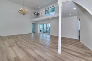 451 Palm Island NE, Clearwater Beach, FL 33767 - Photo 8