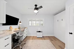 3936 Versailles Dr, Tampa, FL 33634 - Photo 38