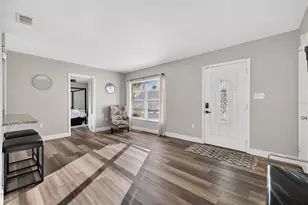 3301 70th Ln N, Saint Petersburg, FL 33710 - Photo 4