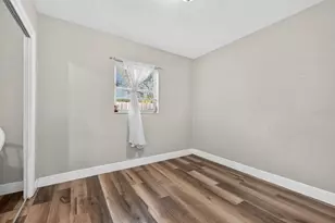 3301 70th Ln N, Saint Petersburg, FL 33710 - Photo 14