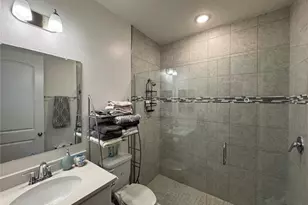 10190 Dolphin Gull Cir, Thonotosassa, FL 33592 - Photo 14