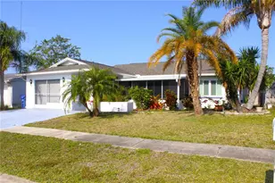 2211 Harrison Dr, Holiday, FL 34691 - Photo 2