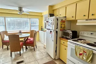 436 Mt Oak Ave NE, Saint Petersburg, FL 33702 - Photo 6