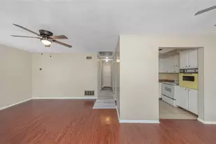 2423 Auburn St S, Saint Petersburg, FL 33712 - Photo 4