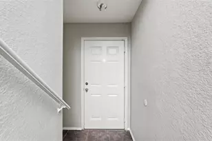 36027 Deer Creek Dr, Zephyrhills, FL 33541 - Photo 6