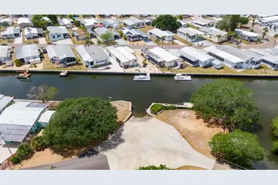 124 E Saint Annes Circle, Apollo Beach, FL 33572 - Photo 24