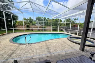 1028 Tradewinds Dr, Tarpon Springs, FL 34689 - Photo 14