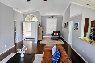 1028 Tradewinds Dr, Tarpon Springs, FL 34689 - Photo 2