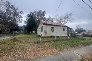 37420 Tait Ave, Dade City, FL 33523 - Photo 1