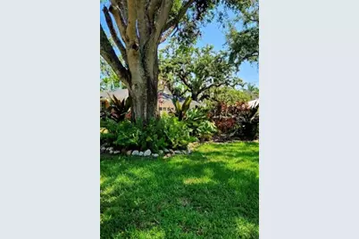 219 24th Street W, Bradenton, FL 34205 - Photo 8