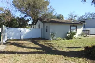 8421 N Orangeview Ave, Tampa, FL 33617 - Photo 4