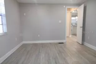 8421 N Orangeview Ave, Tampa, FL 33617 - Photo 24