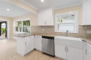 1331 Viewtop Dr, Clearwater, FL 33764 - Photo 16