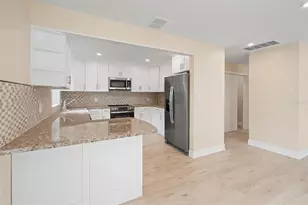 1331 Viewtop Dr, Clearwater, FL 33764 - Photo 14