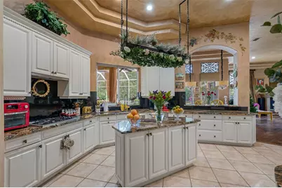 531 Isleworth Close, Tarpon Springs, FL 34688 - Photo 12