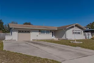 13963 Trinidad Dr, Seminole, FL 33776 - Photo 2