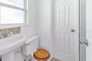 13963 Trinidad Dr, Seminole, FL 33776 - Photo 10