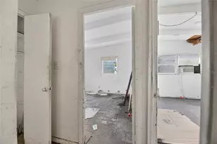 3216 Delray Dr, Tampa, FL 33619 - Photo 14