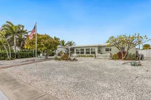 529 67th St, Holmes Beach, FL 34217 - Photo 20