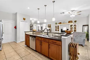 808 Bronze Bush Ct, Plant City, FL 33566 - Photo 12