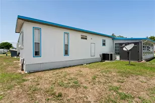 38618 Remora Ave, Zephyrhills, FL 33542 - Photo 30