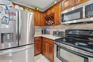 11646 Mango Ridge Blvd, Seffner, FL 33584 - Photo 12