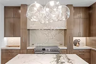 555 5th Ave NE, Saint Petersburg, FL 33701 - Photo 10