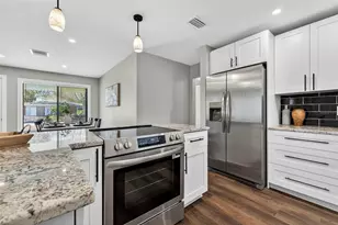 6525 15th St N, Saint Petersburg, FL 33702 - Photo 8