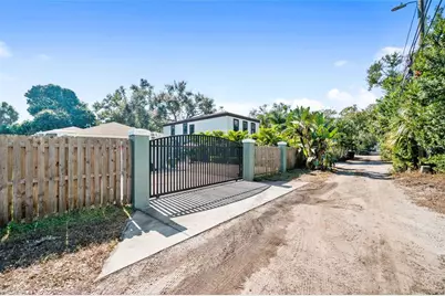 519 27th Avenue N, Saint Petersburg, FL 33704 - Photo 44