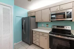 100 Bluff View Dr, Belleair Bluffs, FL 33770 - Photo 12