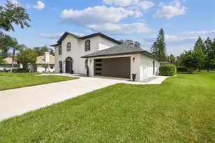 2810 Forest Club Dr, Plant City, FL 33566 - Photo 2