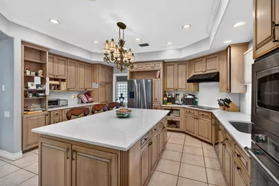1100 Tortuga Circle NE, Saint Petersburg, FL 33702 - Photo 8