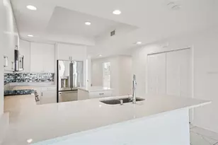 125 Island Way, Clearwater Beach, FL 33767 - Photo 18