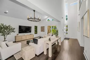 1710 Brightwaters Blvd NE, Saint Petersburg, FL 33704 - Photo 2