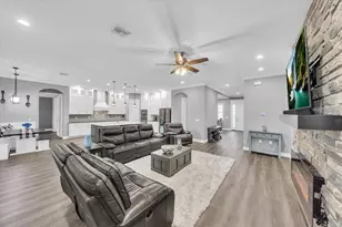 8011 Revels Rd, Riverview, FL 33569 - Photo 14