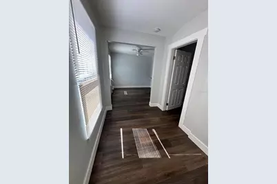 3901 6th Street S #4, Saint Petersburg, FL 33705 - Photo 4