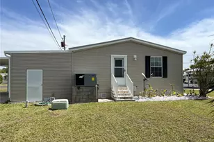 7316 Americana Dr NE, Saint Petersburg, FL 33702 - Photo 10