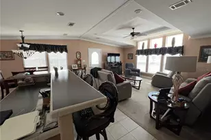 7316 Americana Dr NE, Saint Petersburg, FL 33702 - Photo 8