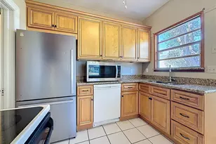 1136 12th St N, Saint Petersburg, FL 33705 - Photo 14