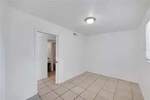 8720 N 48th St, Tampa, FL 33617 - Photo 28