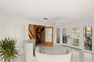 557 Venice Ln, Sarasota, FL 34242 - Photo 4