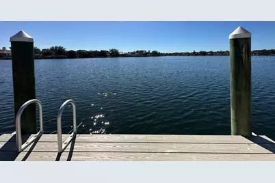 1392 Monterey Boulevard NE, Saint Petersburg, FL 33704 - Photo 4