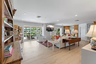 1112 38th Ave NE, Saint Petersburg, FL 33704 - Photo 4