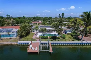 1112 38th Ave NE, Saint Petersburg, FL 33704 - Photo 48