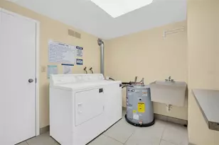 4900 Brittany Dr S, Saint Petersburg, FL 33715 - Photo 16