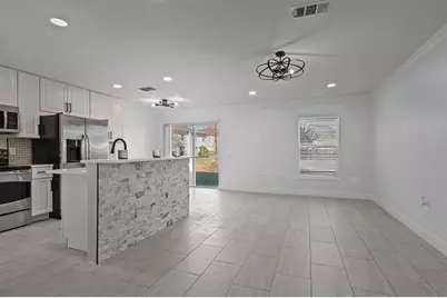 4518 Ashburn Square Drive, Tampa, FL 33610 - Photo 4